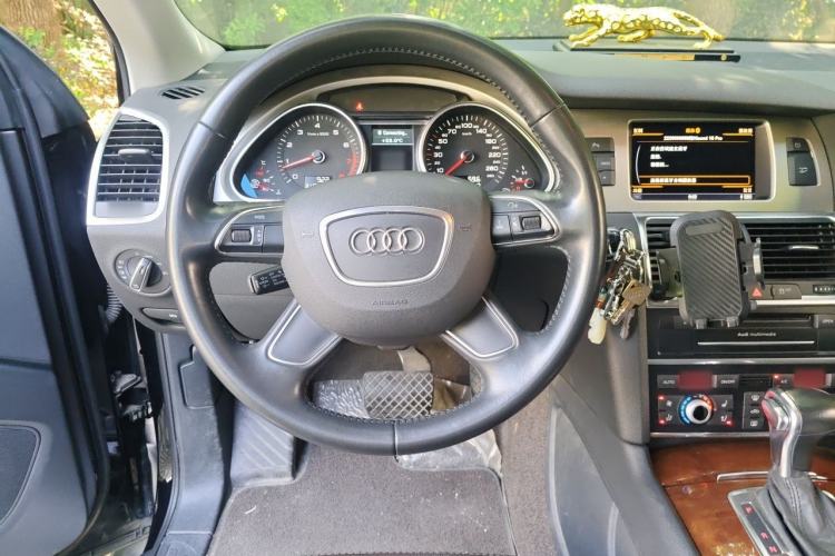 Used Audi Q7 2014 35 TFSI Ambition Edition Steering Wheel