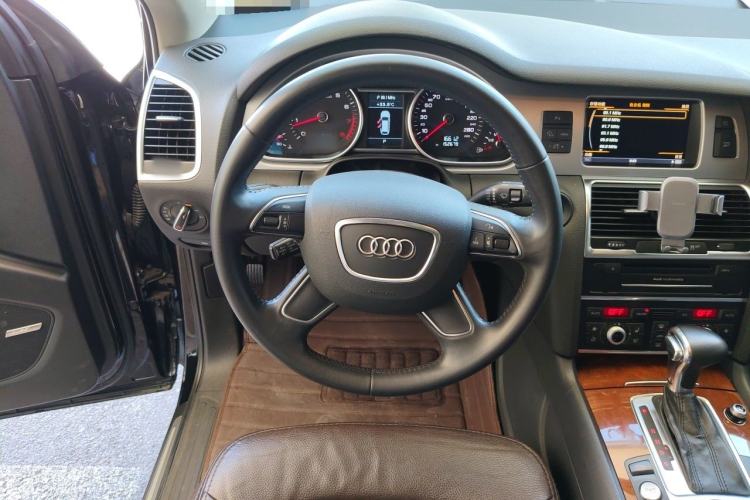 Used Audi Q7 2014 40 TFSI Sport Edition Steering Wheel