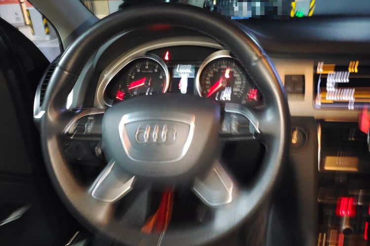 Used Audi Q7 2014 35 TFSI Sport Edition Steering Wheel
