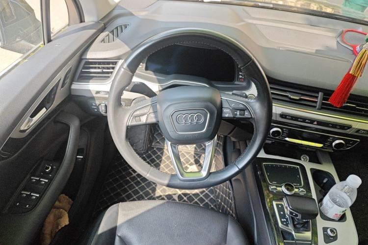 Used Audi Q7  Steering Wheel