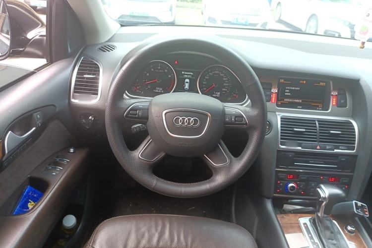 Used Audi Q7 2014 35 TDI Exclusive Edition Steering Wheel