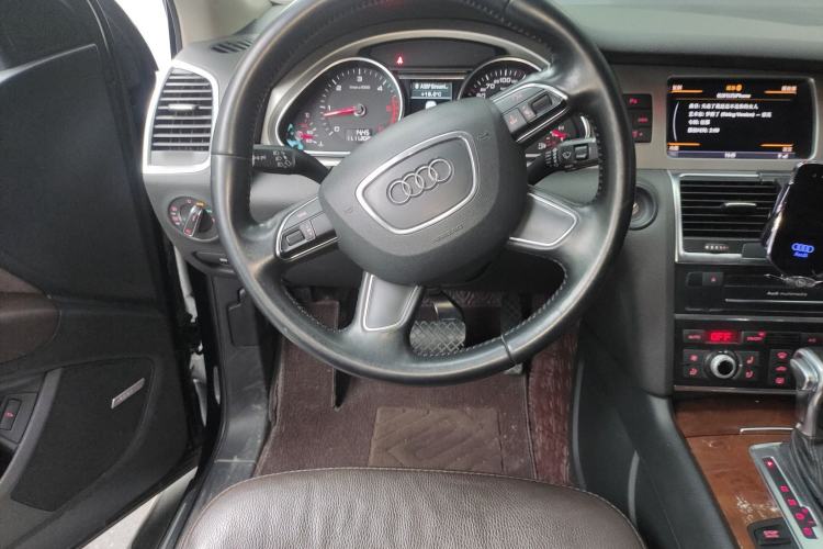 Used Audi Q7 2014 35 TDI Sport Edition Steering Wheel