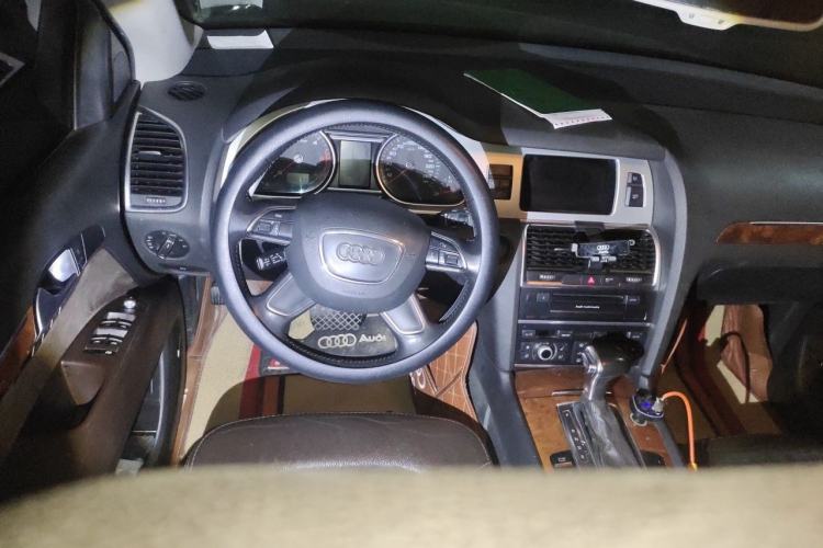 Used Audi Q7 2014 35 TDI Sport Edition Steering Wheel