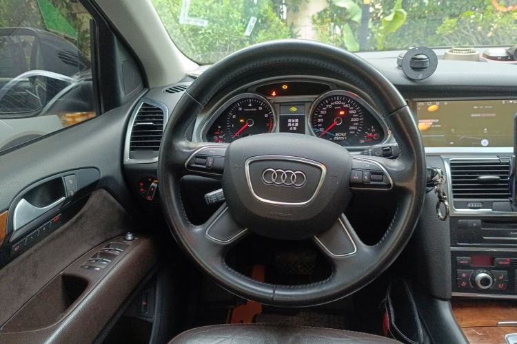 Used Audi Q7 2014 35 TFSI Ambition Edition Steering Wheel