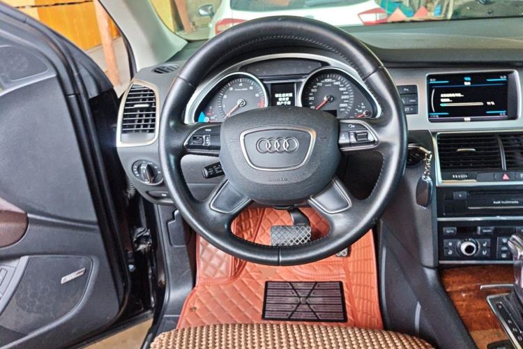 Used Audi Q7 2014 40 TFSI Sport Edition Steering Wheel