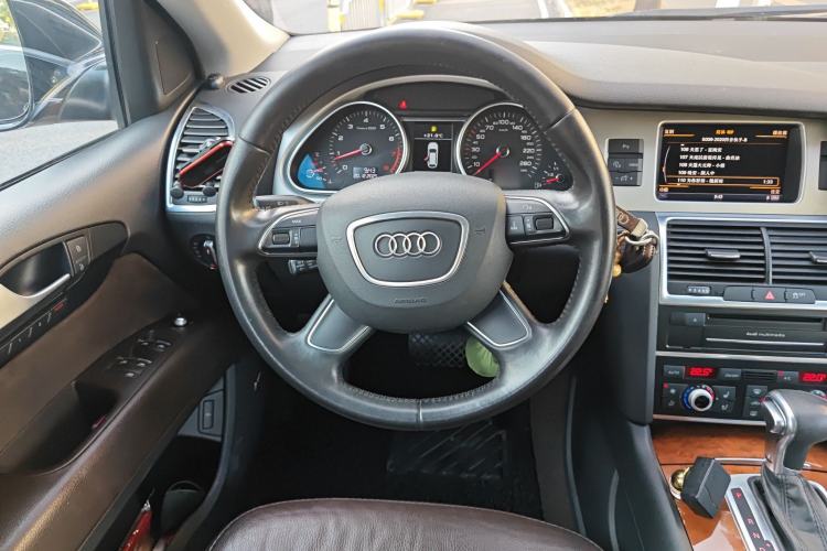 Used Audi Q7 2014 35 TFSI Sport Edition Steering Wheel