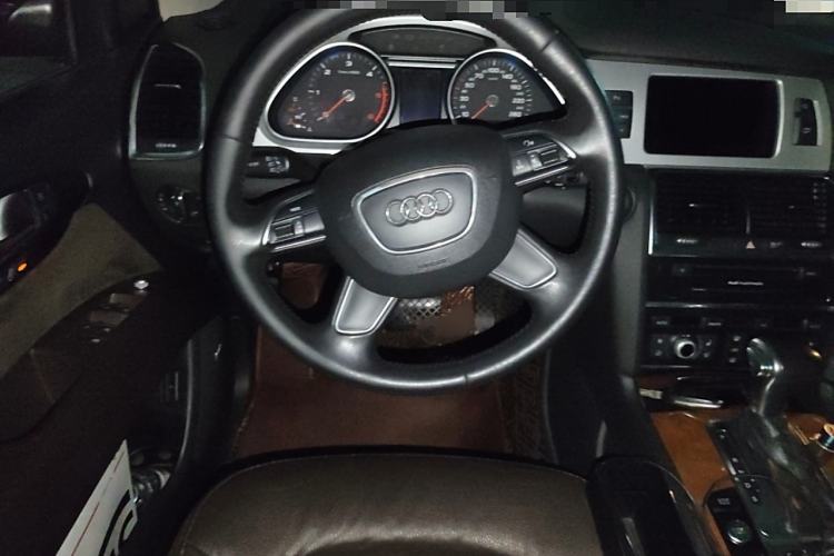 Used Audi Q7 2014 35 TDI Sport Edition Steering Wheel