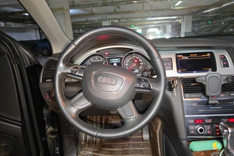 Used Audi Q7 2014 35 TFSI Sport Edition Steering Wheel