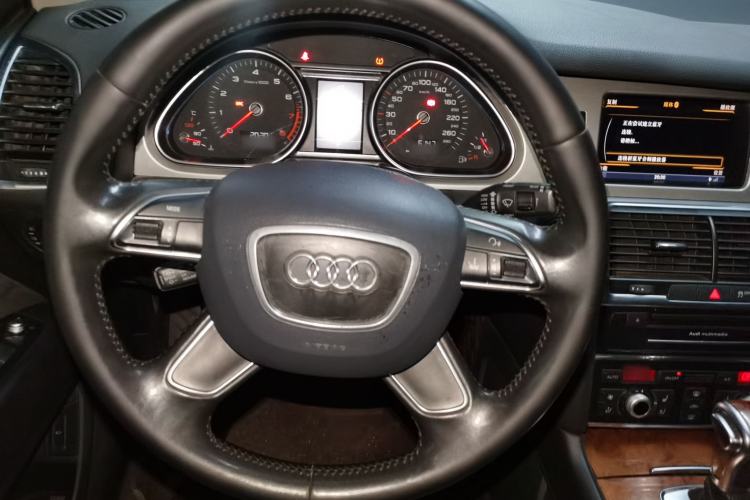 Used Audi Q7 2014 35 TFSI Off-road Model Steering Wheel
