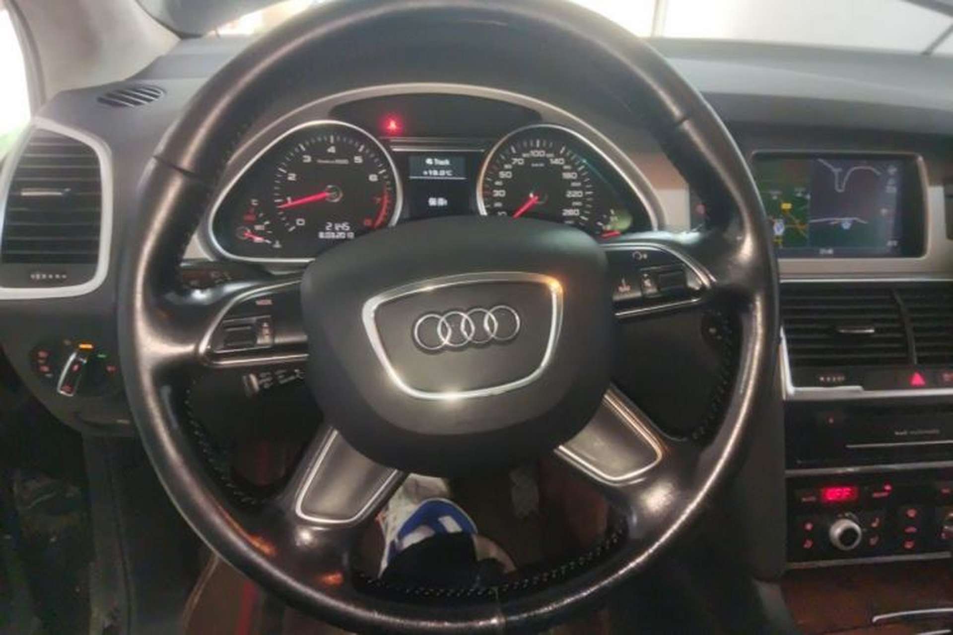 Used Audi Q7 2014 35 TFSI Ambition Edition Steering Wheel