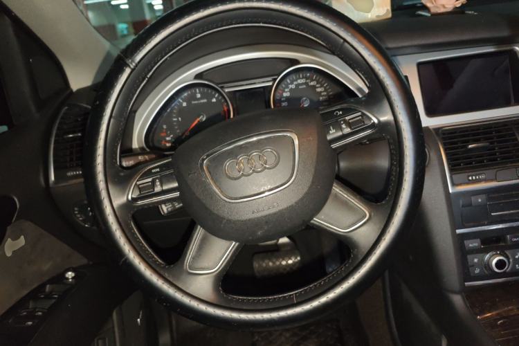 Used Audi Q7 2014 35 TDI Sport Edition Steering Wheel