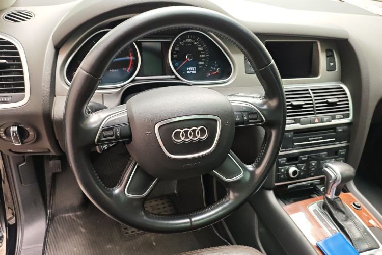 Used Audi Q7 2014 35 TDI Sport Edition Steering Wheel