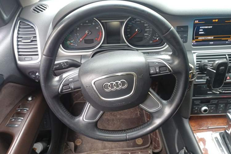 Used Audi Q7 2014 35 TFSI Sport Edition Steering Wheel