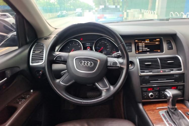 Used Audi Q7 2014 35 TFSI Ambition Edition Steering Wheel
