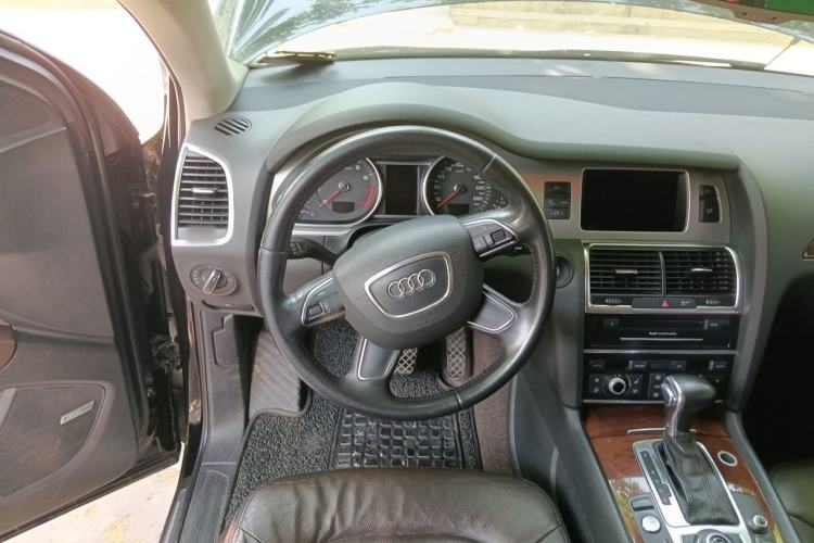 Used Audi Q7 2014 35 TFSI Sport Edition Steering Wheel