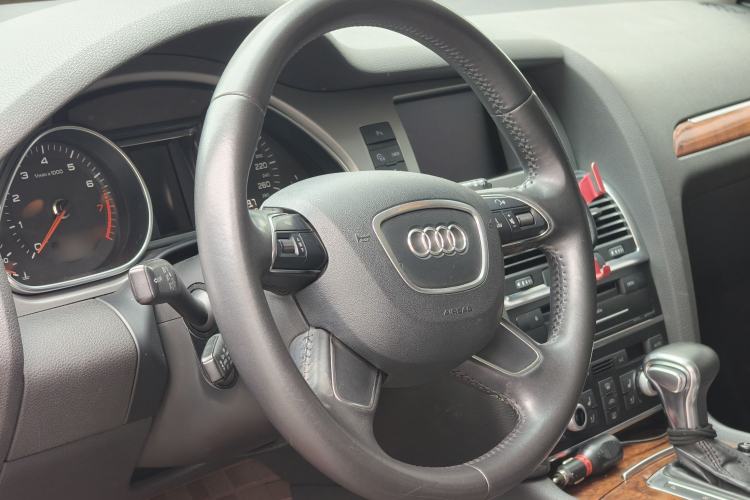 Used Audi Q7 2014 35 TFSI Sport Edition Steering Wheel