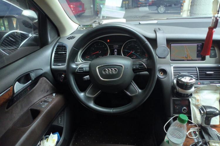 Used Audi Q7 2014 35 TFSI Ambition Edition Steering Wheel