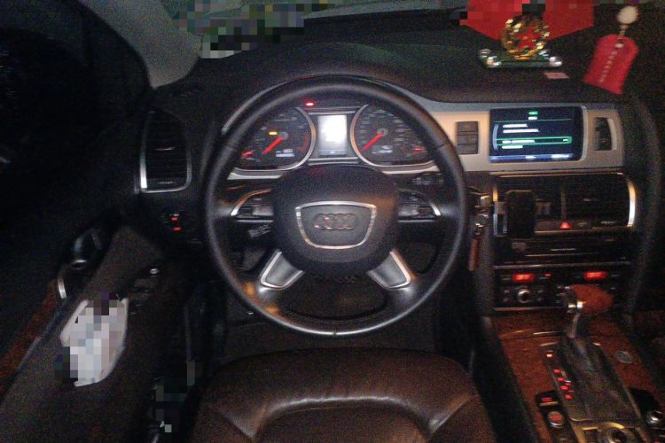 Used Audi Q7 2014 35 TFSI Off-road Model Steering Wheel