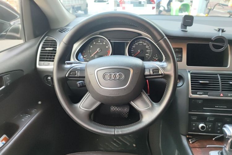 Used Audi Q7 2014 35 TFSI Ambition Edition Steering Wheel
