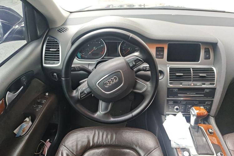 Used Audi Q7 2014 35 TFSI Off-road Model Steering Wheel