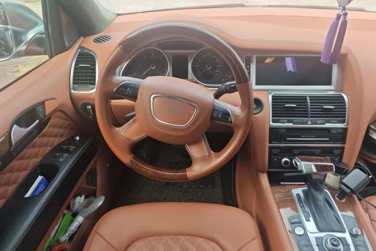 Used Audi Q7 2014 35 TDI Sport Edition Steering Wheel