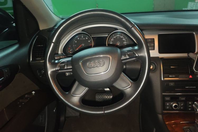 Used Audi Q7 2014 35 TFSI Sport Edition Steering Wheel