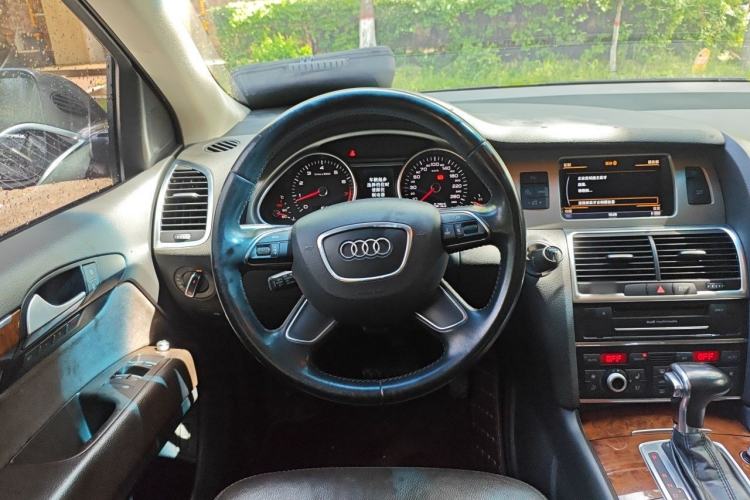 Used Audi Q7 2014 35 TFSI Ambition Edition Steering Wheel