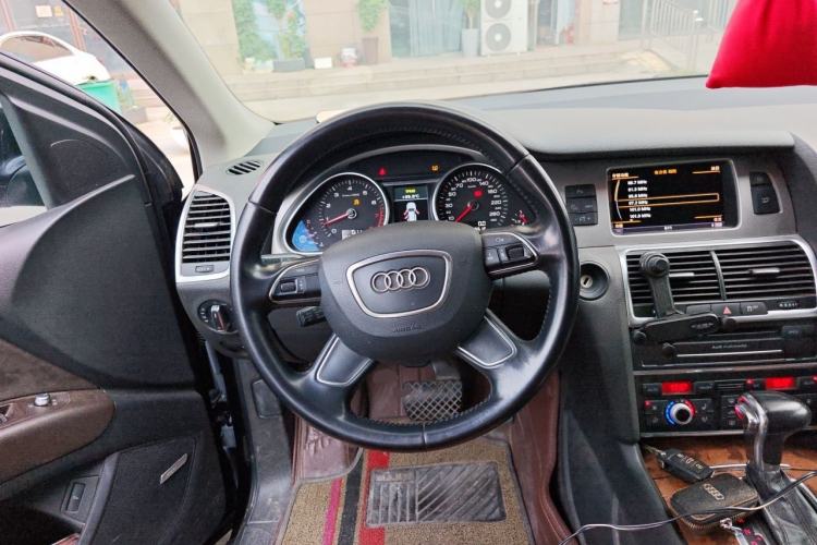 Used Audi Q7 2014 35 TFSI Sport Edition Steering Wheel