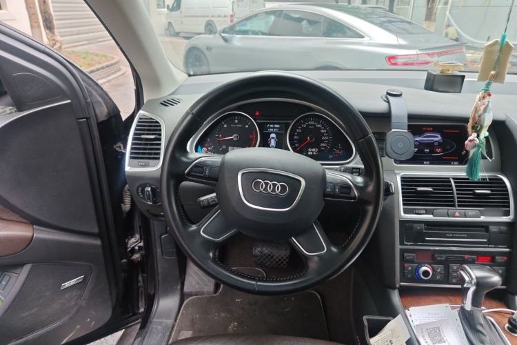 Used Audi Q7 2014 35 TDI quattro Sport Edition Steering Wheel