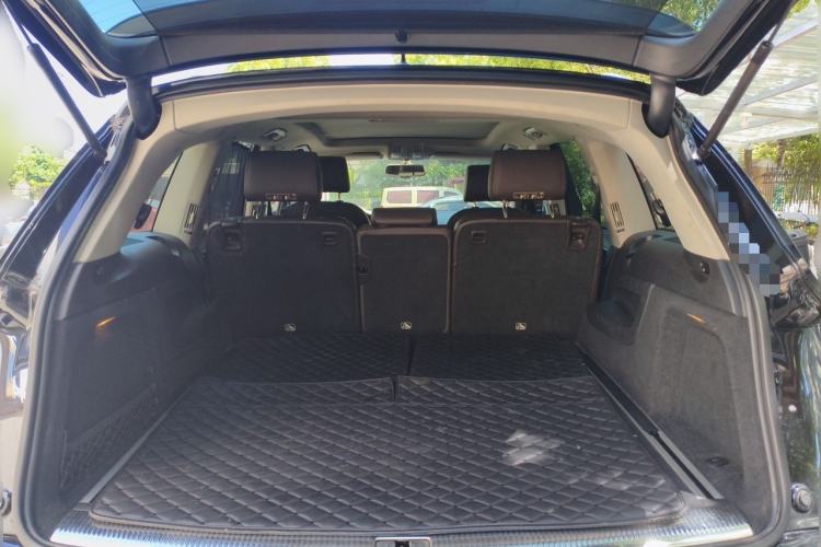 Used Audi Q7  Trunk