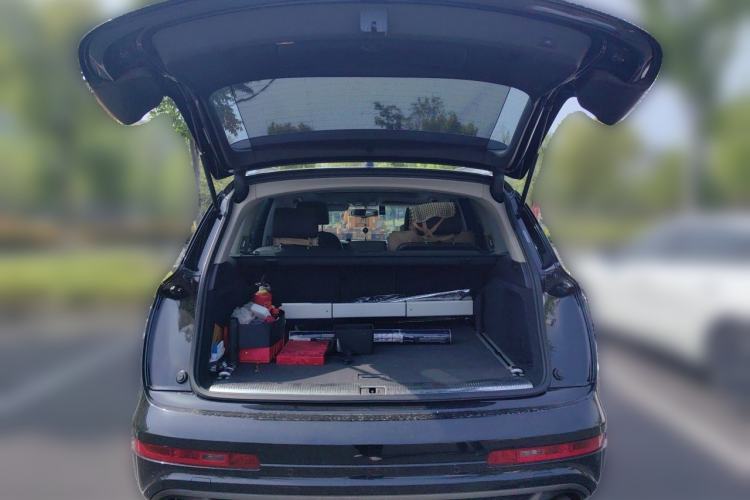 Used Audi Q7 2014 35 TDI Sport Edition Trunk
