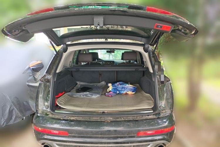 Used Audi Q7  Trunk