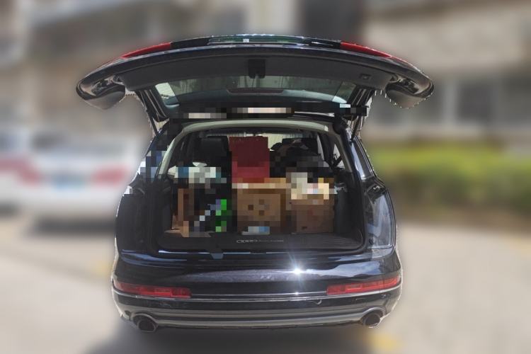 Used Audi Q7  Trunk