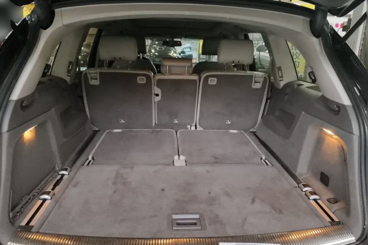 Used Audi Q7 2014 35 TFSI Off-road Model Trunk