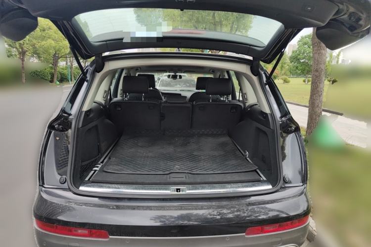 Used Audi Q7 2014 35 TFSI Off-road Model Trunk