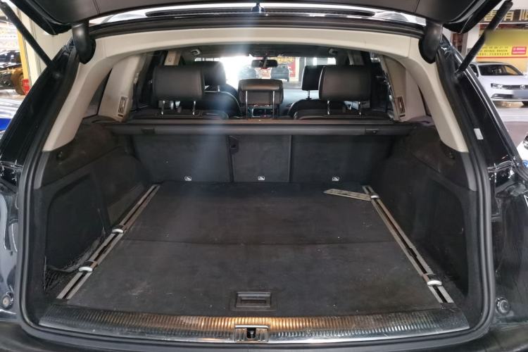 Used Audi Q7 2014 35 TFSI Off-road Model Trunk