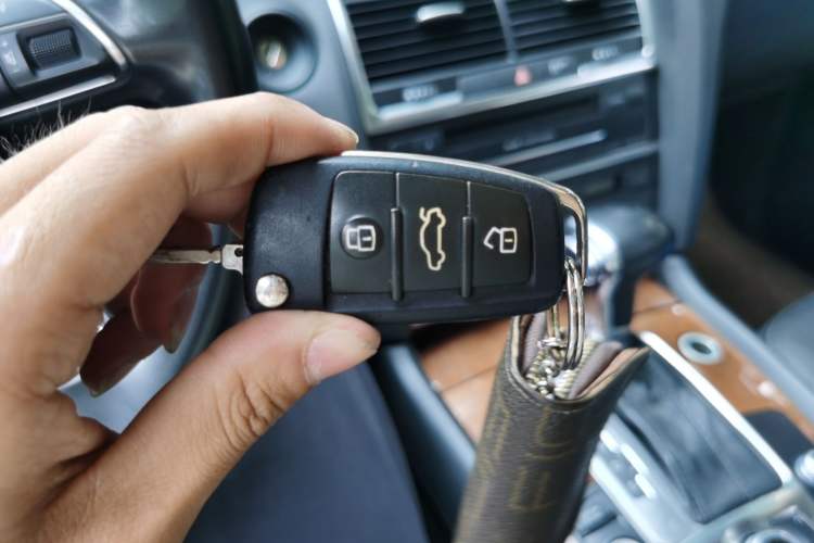 Used Audi Q7 2014 35 TFSI Sport Edition Vehicle Key