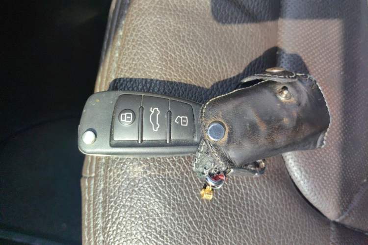 Used Audi Q7 2014 35 TDI Sport Edition Vehicle Key