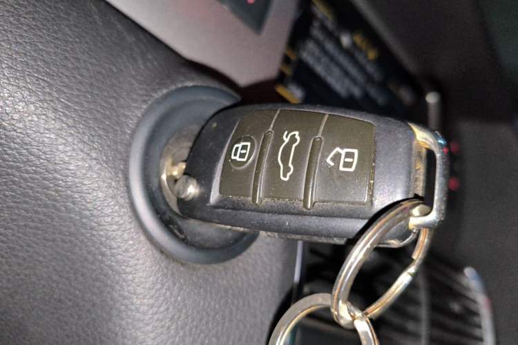 Used Audi Q7 2014 35 TDI Sport Edition Vehicle Key