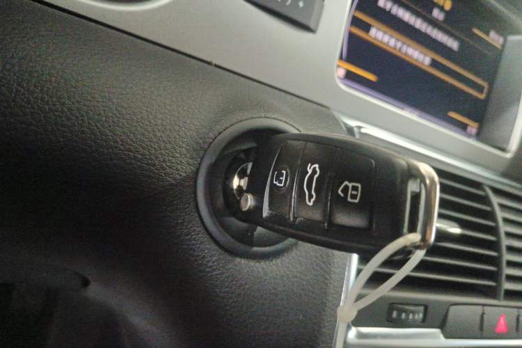 Used Audi Q7 2014 35 TFSI Ambition Edition Vehicle Key
