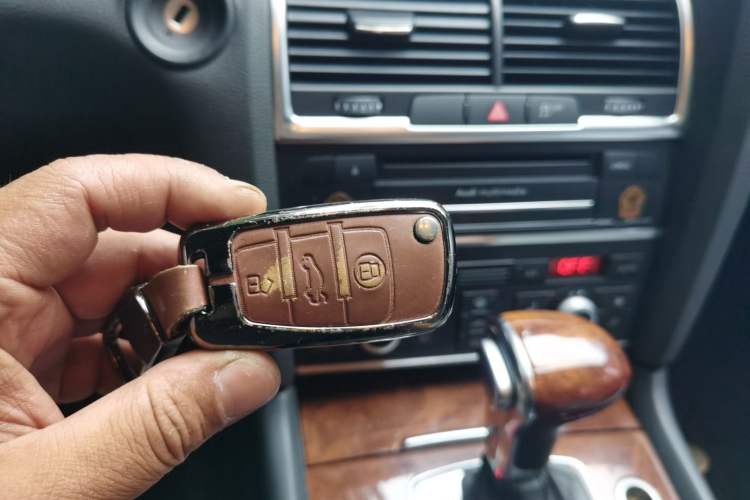 Used Audi Q7 2014 35 TFSI Off-road Model Vehicle Key