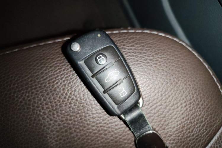 Used Audi Q7 2014 35 TFSI Sport Edition Vehicle Key
