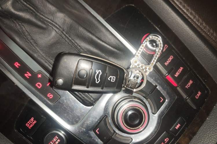 Used Audi Q7 2014 35 TFSI Ambition Edition Vehicle Key