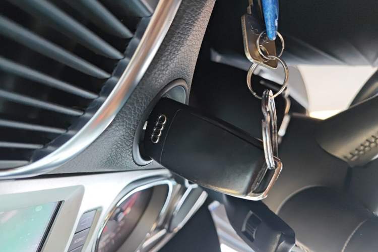 Used Audi Q7 2014 35 TFSI Ambition Edition Vehicle Key