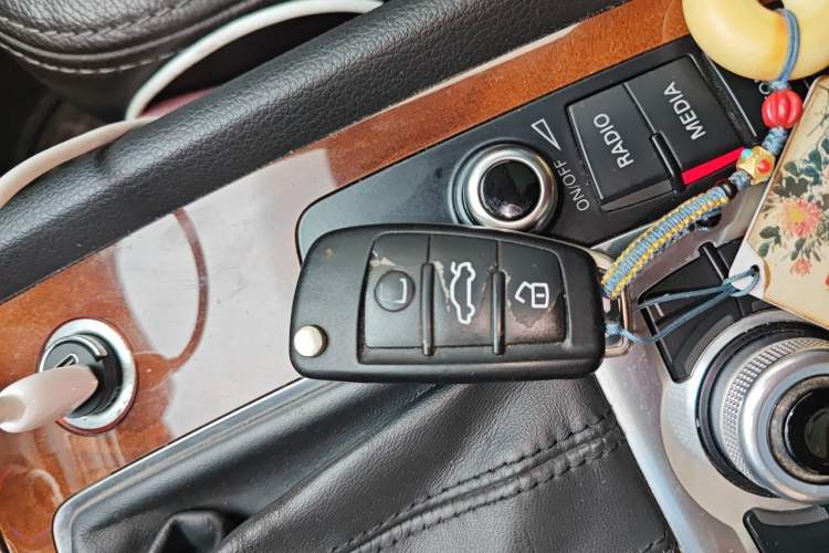 Used Audi Q7 2014 35 TFSI Ambition Edition Vehicle Key