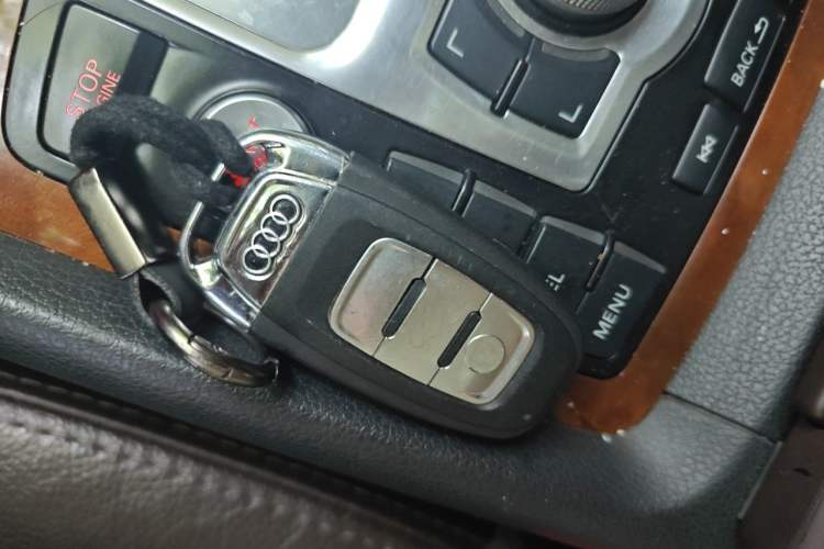 Used Audi Q7 2014 35 TFSI Sport Edition Vehicle Key