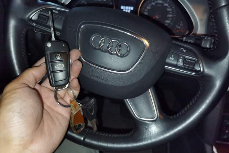 Used Audi Q7 2014 35 TFSI Off-road Model Vehicle Key