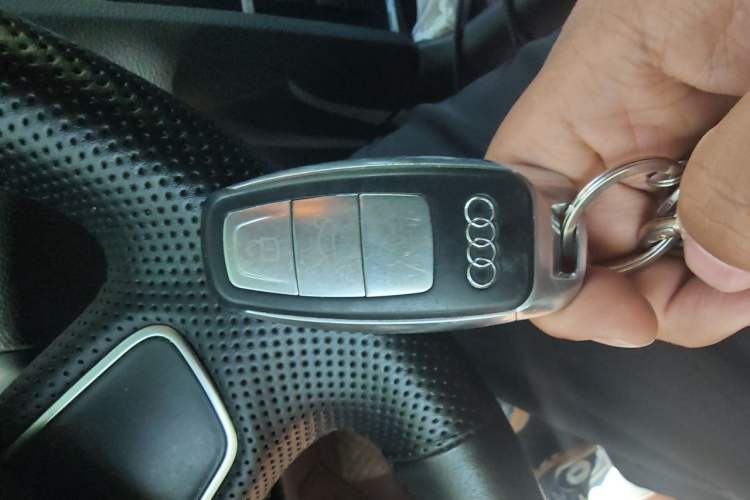 Used Audi Q7 2014 35 TFSI Sport Edition Vehicle Key