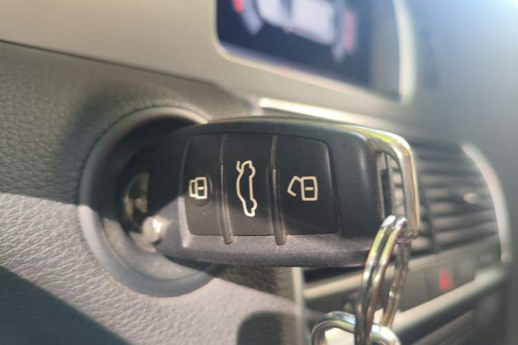 Used Audi Q7 2014 35 TFSI Ambition Edition Vehicle Key