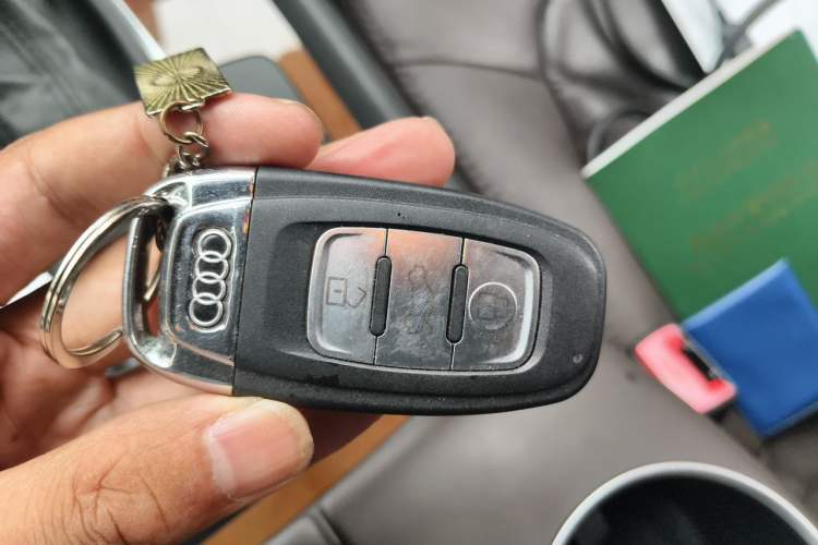 Used Audi Q7 2014 35 TFSI Ambition Edition Vehicle Key